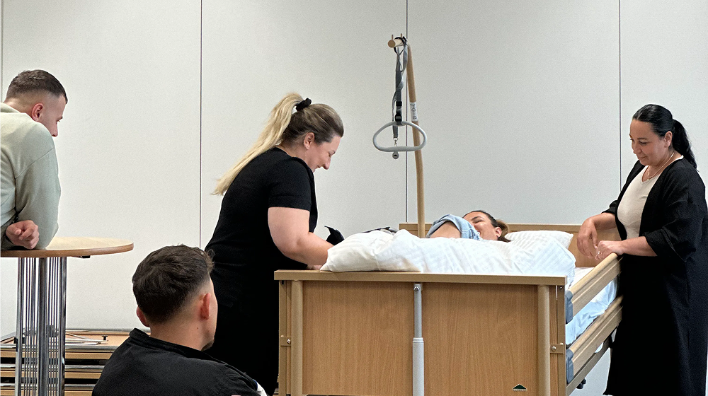 Patientenpflege am Bett