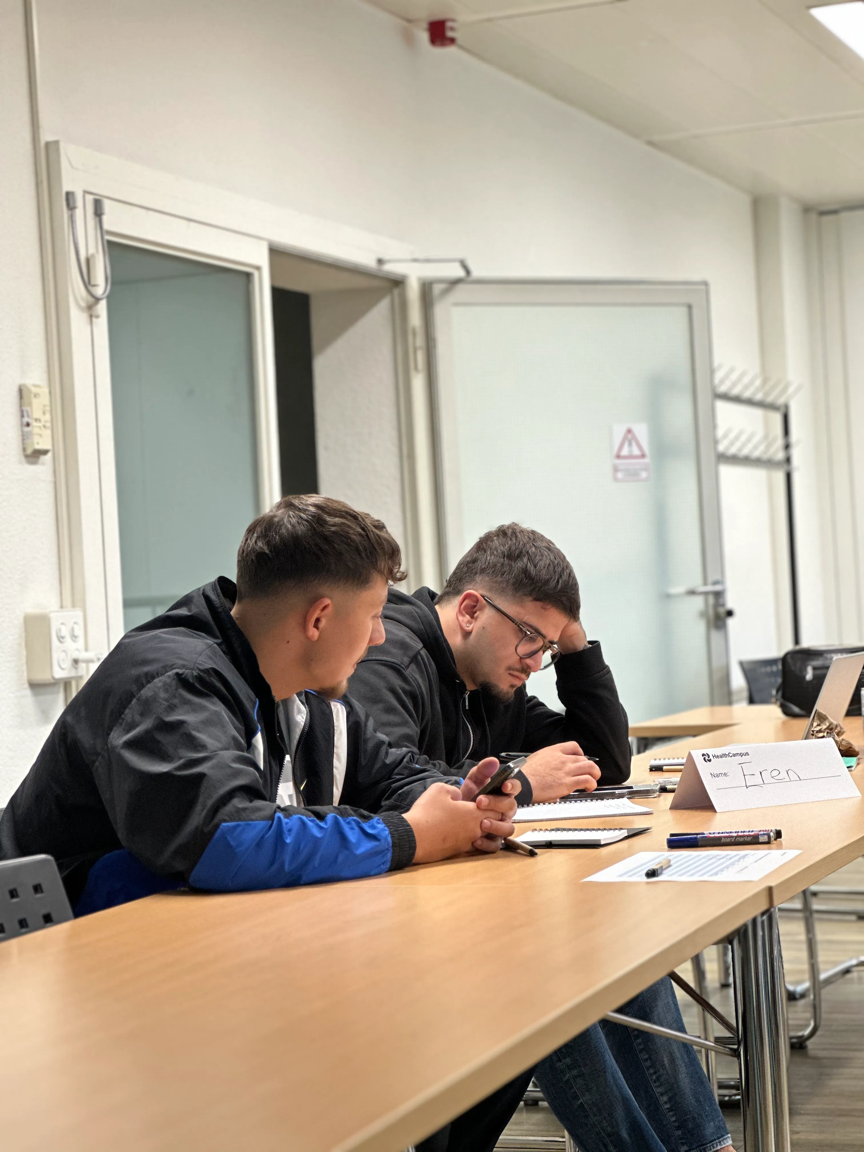 Teilnehmer beim Lernen